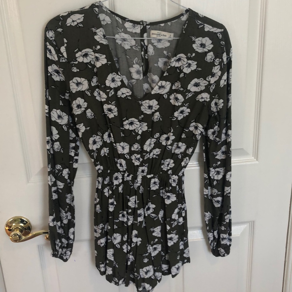 Abercrombie Floral Long Sleeve Romper